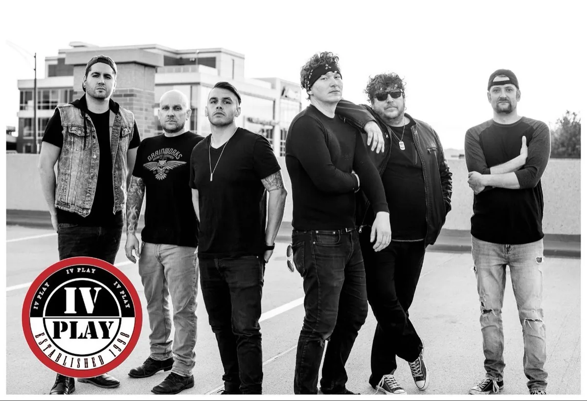 IV PLAY band photo