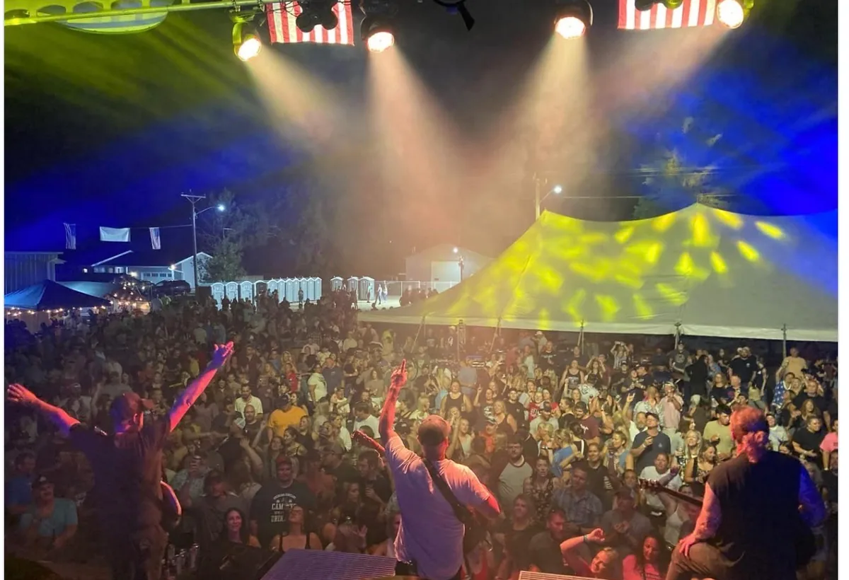 IV PLAY performing for a crowd