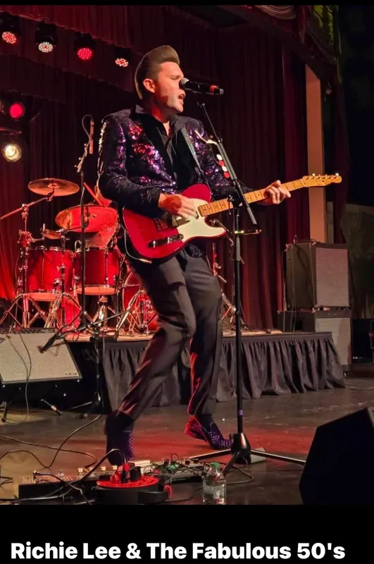 Richie Lee & Fabulous 50 performing live